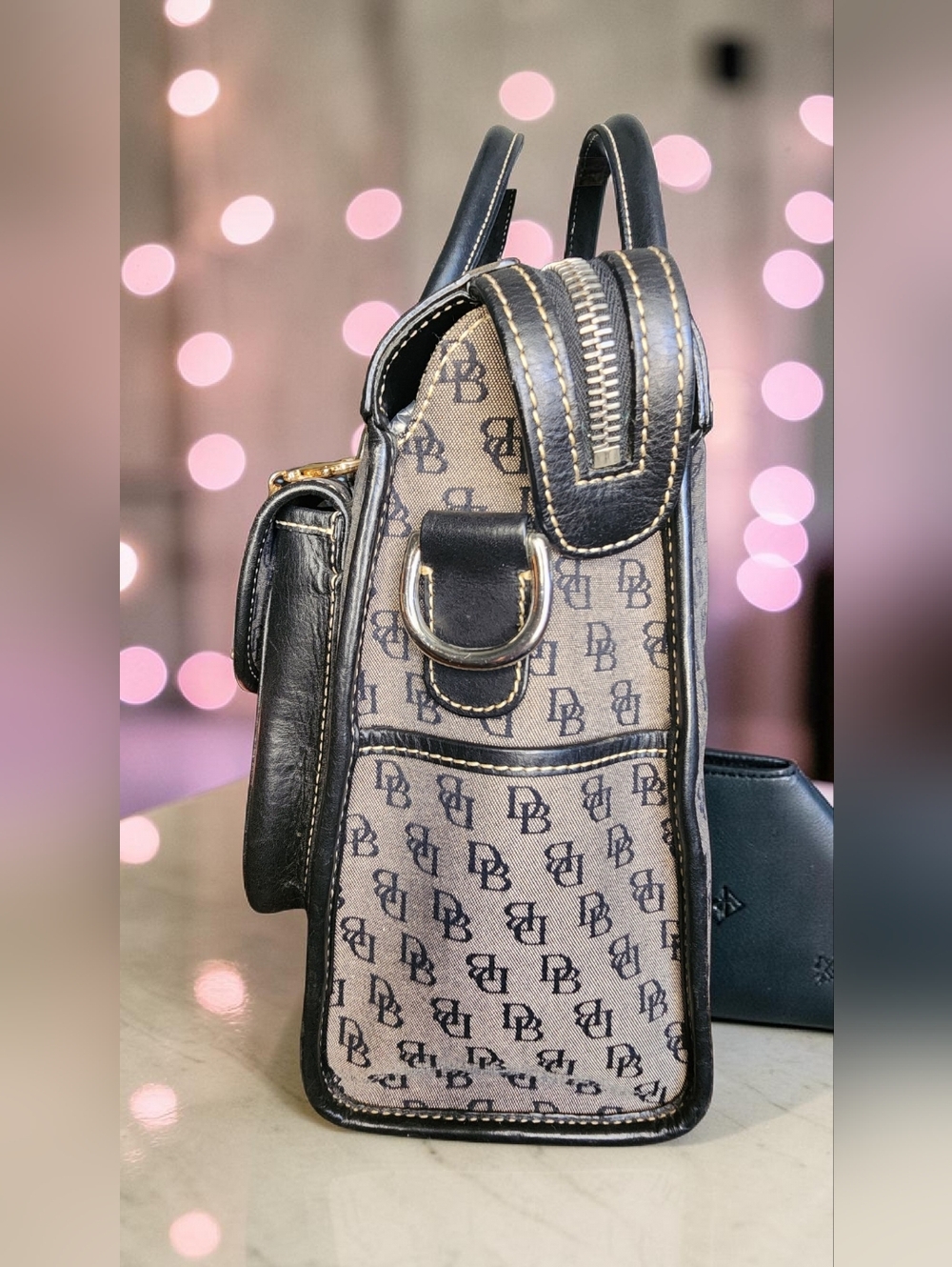 Dooney & Bourke Vintage Large Double Pocket Tote & Matching Milly Maxi Wristlet - Picture 7 of 14